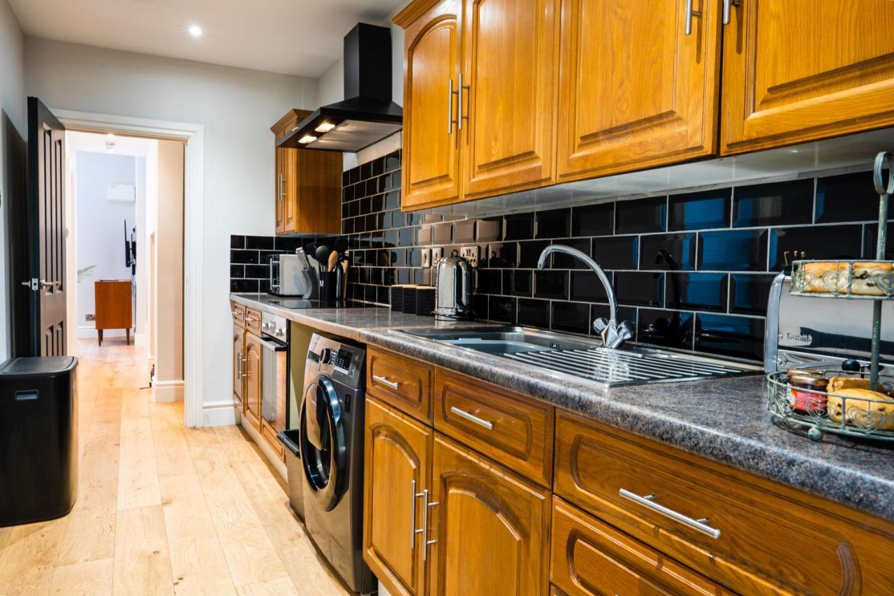 Апартаменты Central, Stylish 3 Bed With Sea Views